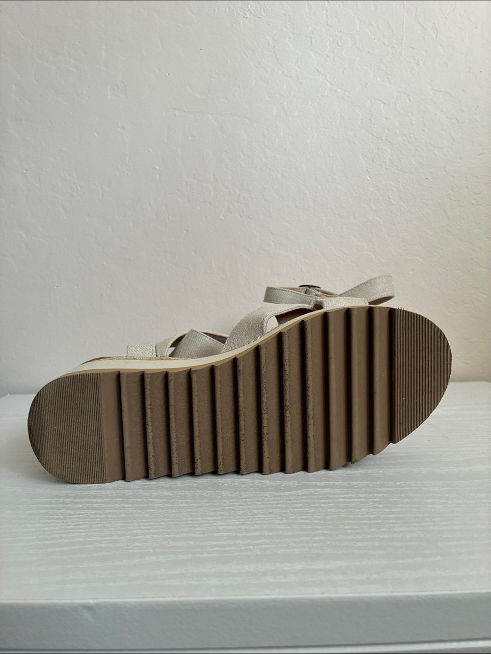 Toms Cream Cross-Strap Platform Sandals - Picture 3 of 3